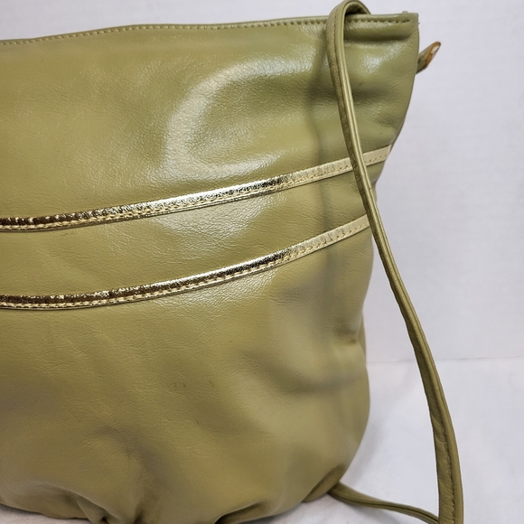 Vintage small green+gold crossbody bucket bag, zipper closure velvety interior. - Picture 3 of 16
